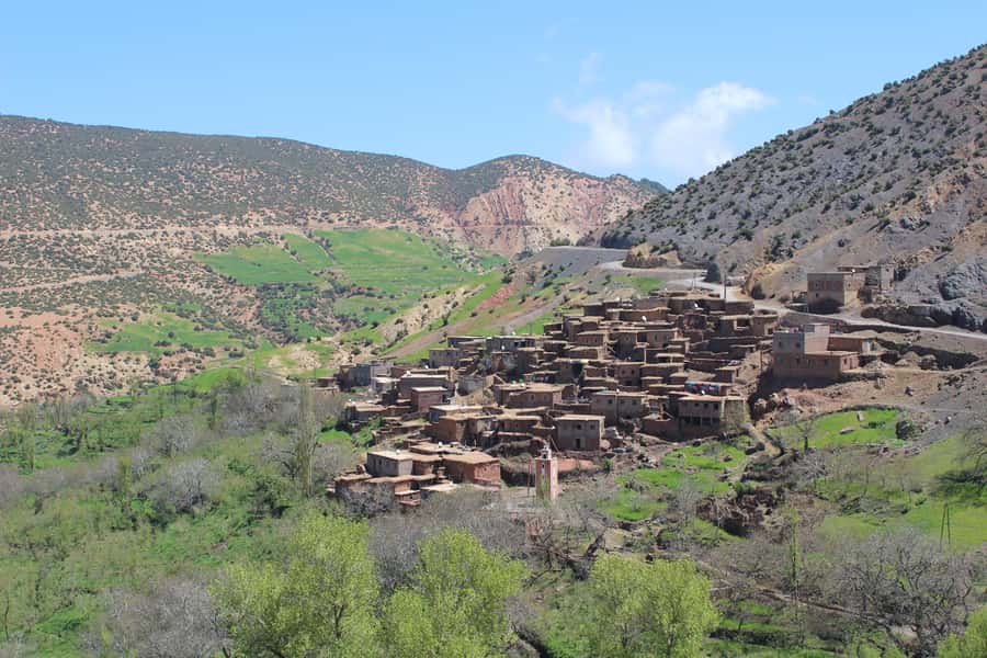 Marrakech: Atlas Mountains Summit Day Trek 2700m - From Marrakech to Imlil, the day changes gear