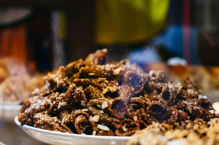 Marrakech: Authentic Moroccan Food Walking Tour & Dinner - Why the guide makes such a difference