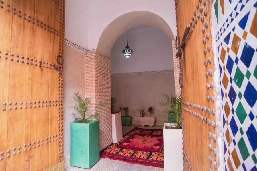 Marrakech: Authentic Moroccan Hammam Experience in Mouassine - A local bathhouse, not a luxury spa