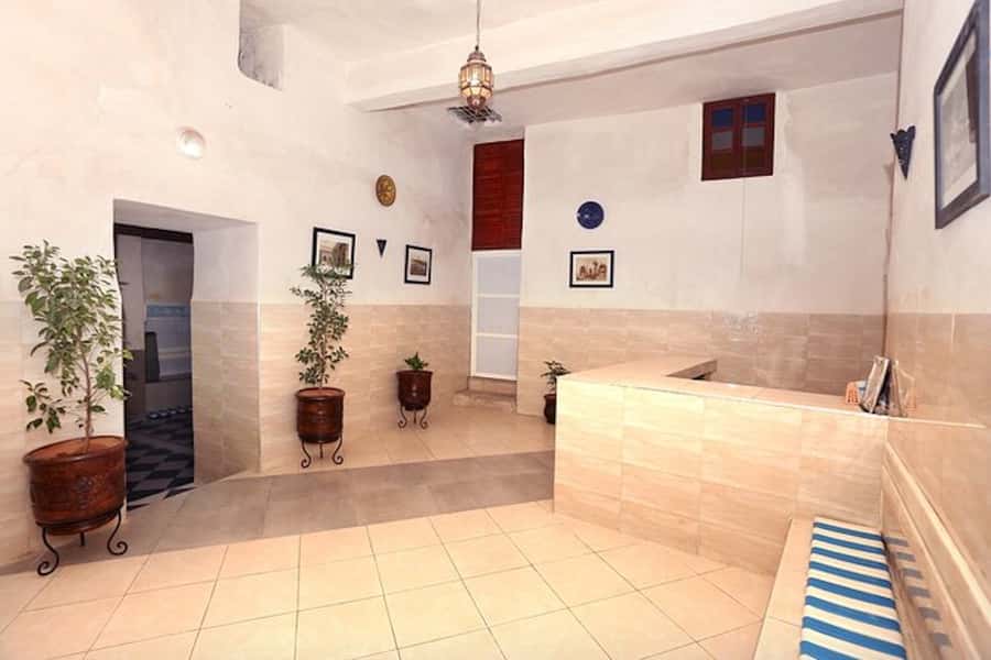 Marrakech: Authentic Moroccan Hammam Experience in Mouassine - Adding a massage with argan oil