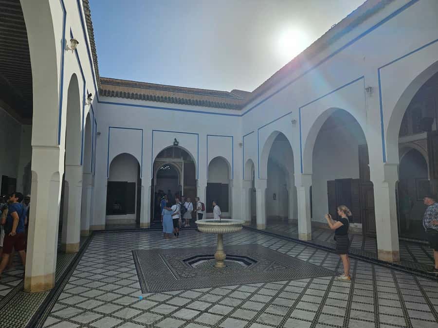 Marrakech: Bahia Palace Guided Tour with Skip-the-Line Entry - Shared or private: which option fits you?