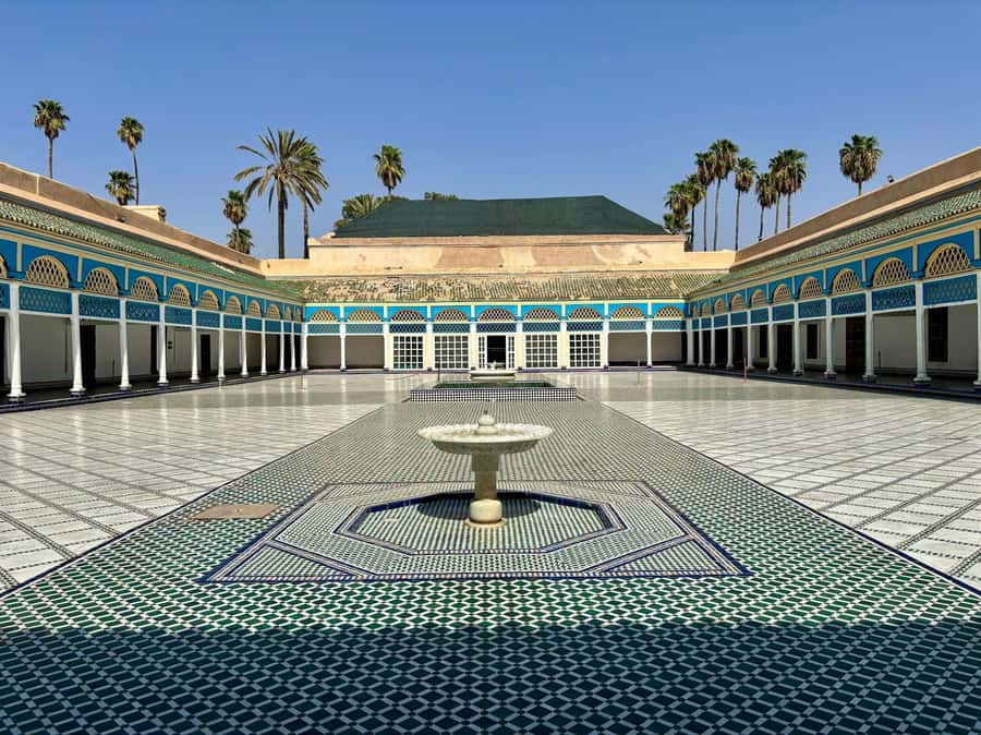 Marrakech: Bahia Palace Guided Tour with Skip-the-Line Entry - Meeting at Jemaa el-Fna and finding your guide