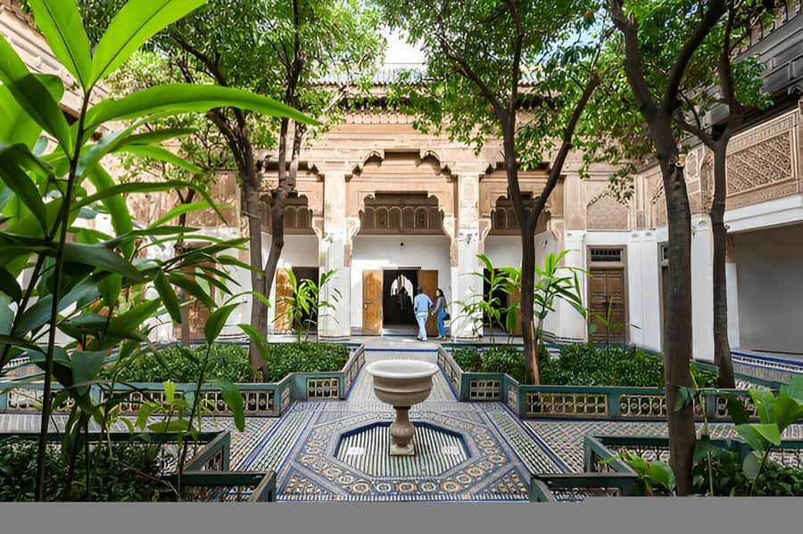 Marrakech: Bahia Palace, Saadian Tombs, & Koutoubia Mosque - Starting near Koutoubia Mosque