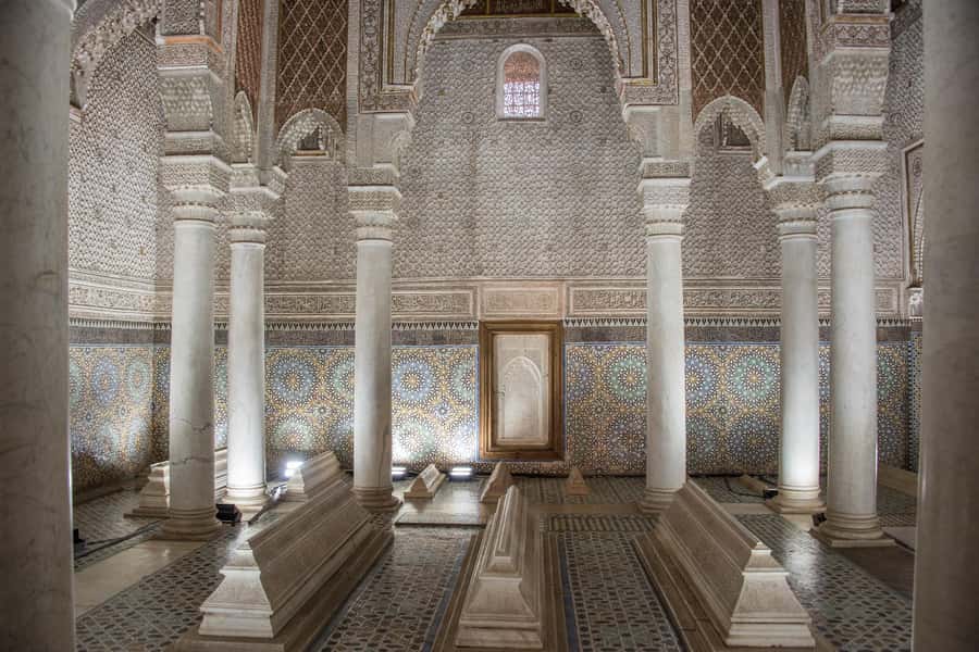 Marrakech: Bahia Palace, Saadian Tombs & Medina Guided Tour - What four hours really means on this route
