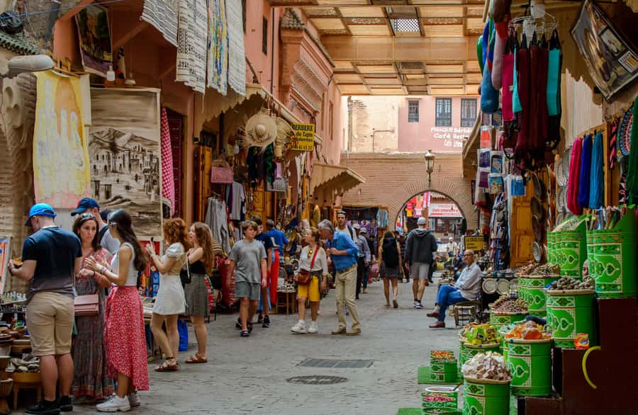Marrakech: Bahia Palace, Saadian Tombs & Medina Guided Tour - Is the $18 price good value?