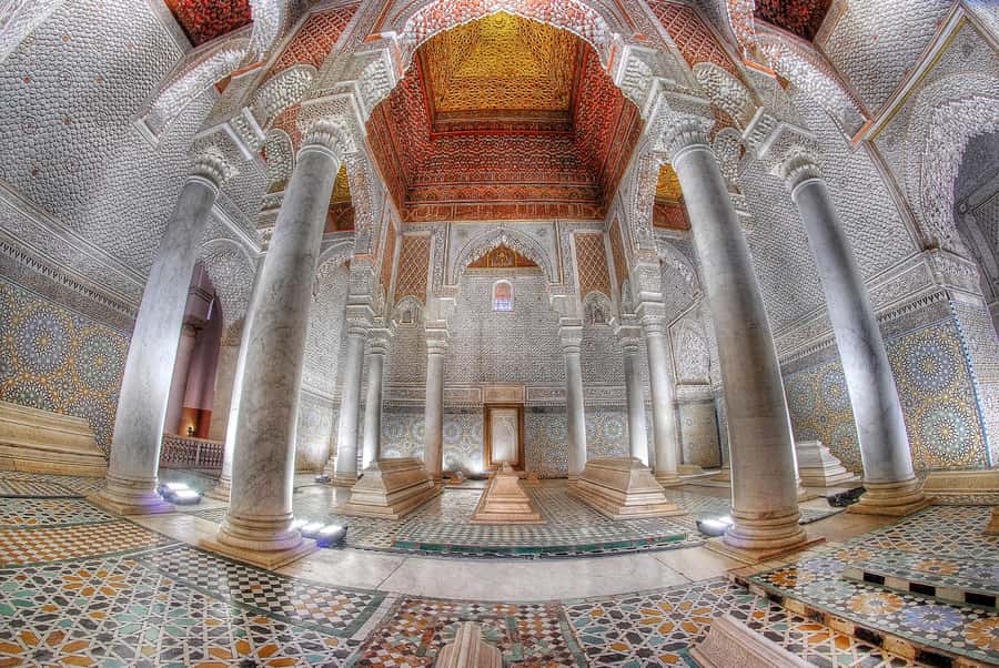 Marrakech: Bahia Palace, Saadian Tombs & Medina Guided Tour - Bahia Palace and the art of Moroccan interiors