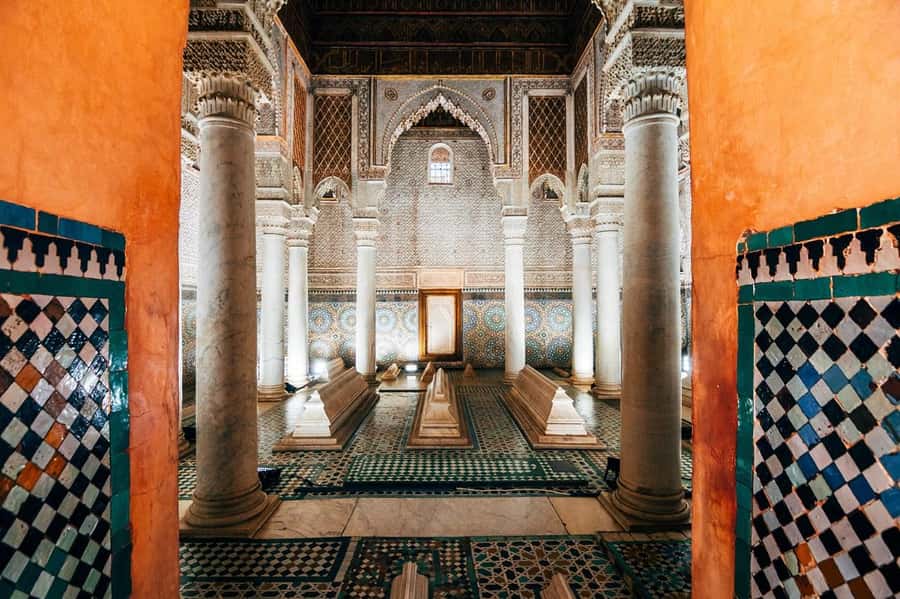 Marrakech: Bahia Palace, Saadian Tombs & Medina Walking Tour - Heat, walking, and what to bring