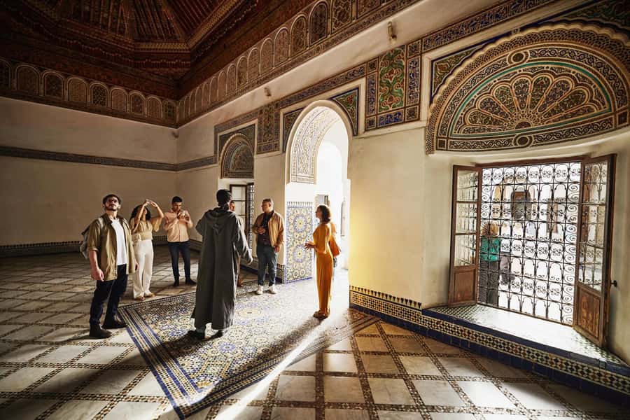 Marrakech: Bahia Palace, Saadian Tombs & Top Highlights Tour - Saadian Tombs and the queue worth planning for