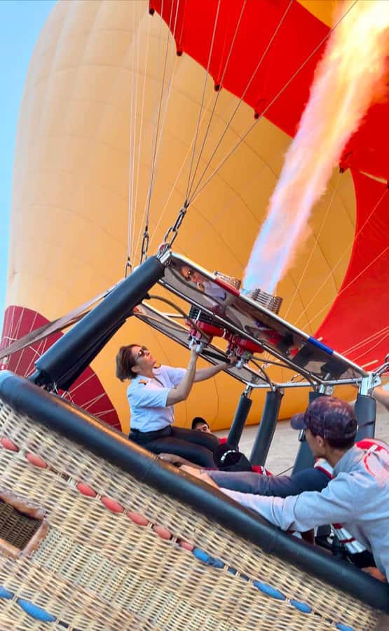 Marrakech: Balloon Flight, Berber Breakfast & Certificate - Coffee, pastries, and the wait for the balloon