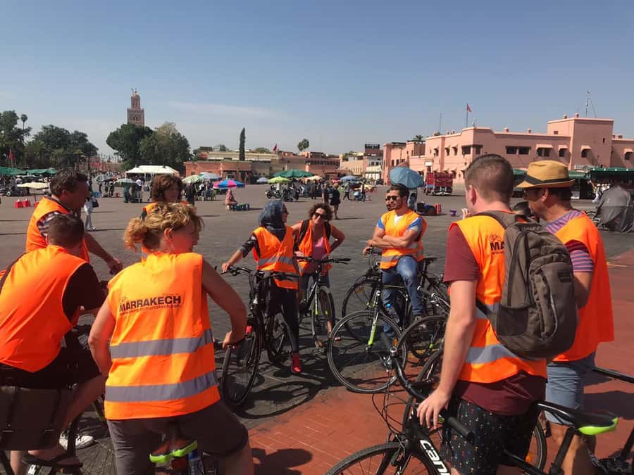 Marrakech: Bicycle Tour with a Local Guide - Koutoubia Mosque and the gardens behind it
