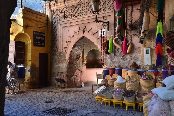 Marrakech City Highlights Half-Day Tour - Saadian Tombs and the quiet royal past