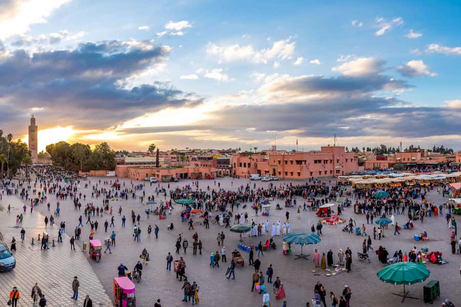 Marrakech City Highlights Tour - Entering the medina and its maze of souks