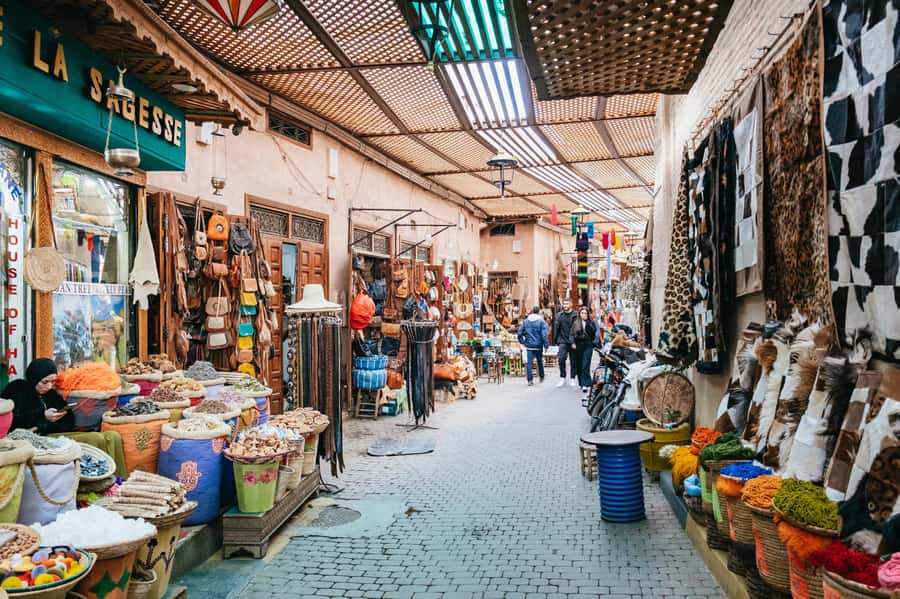 Marrakech: Colorful Medina Souks Guided Walking Tour - Souk Semmarine and the first wave of shopping