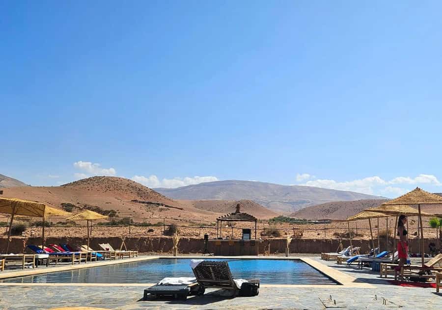 Marrakech: Dinner in Agafay Desert, Fire show & Camel Ride - Who will enjoy this Agafay evening