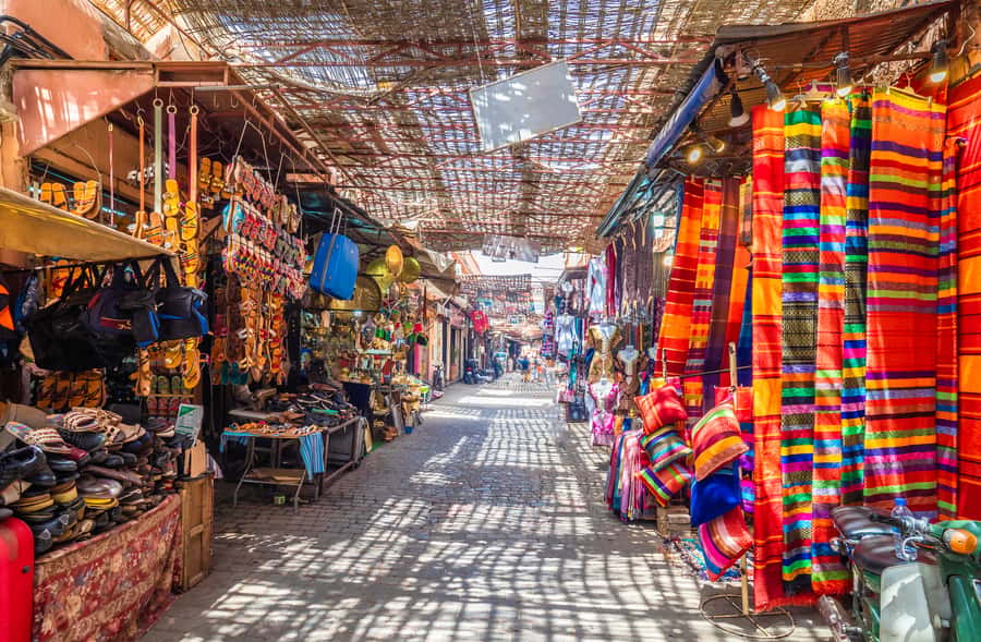 Marrakech Guided Souks Tour with a Local Insider - Finding the working artisans
