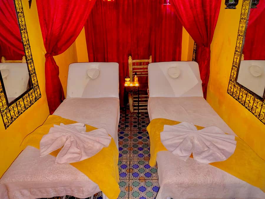 Marrakech Hammam, Massage & Berber Carpet Weaving Workshop - Moroccan tea and a change of pace