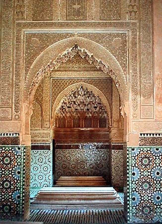 Marrakech: Historical Discovery Tour - What the herbalist adds to the tour
