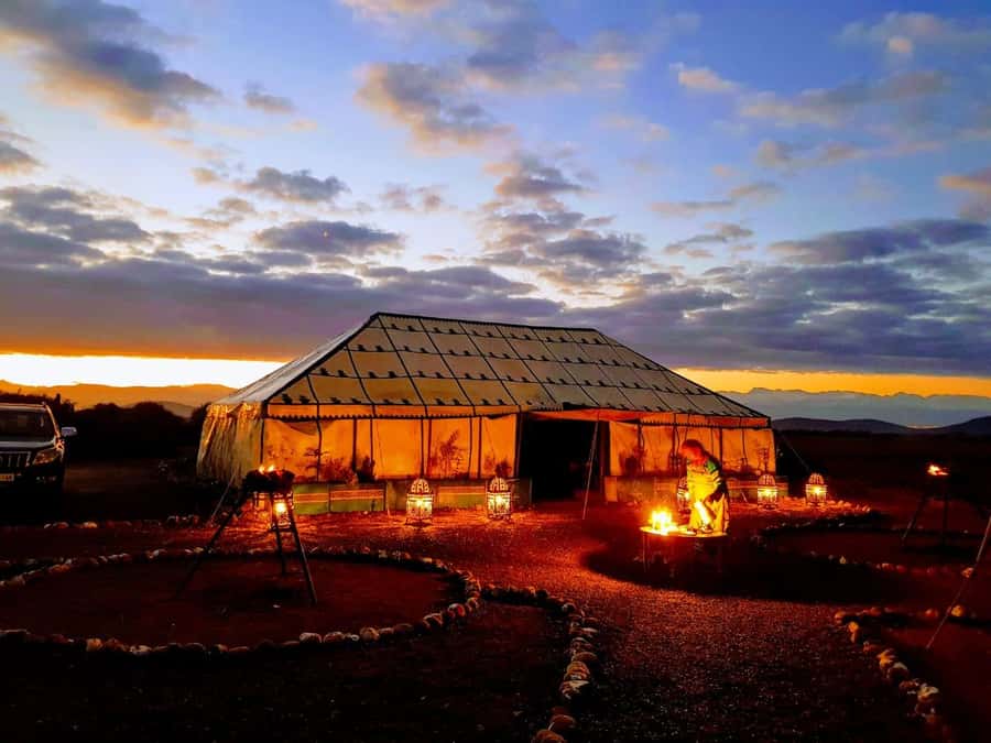Marrakech: Hot Air Balloon Ride with Traditional Breakfast - Tea, pastries, and the balloon taking shape