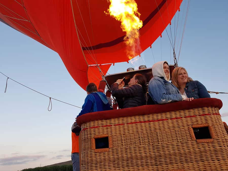 Marrakech: Hot Air Balloon Ride with Traditional Breakfast - Landing and the moment after touchdown