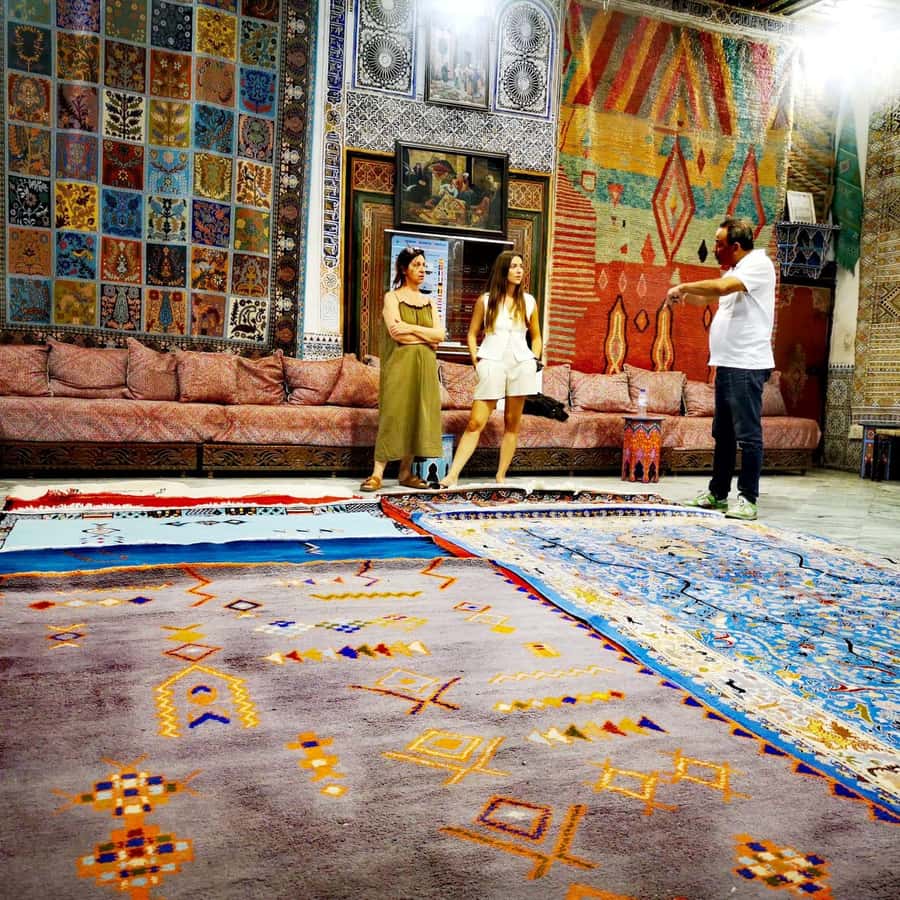 Marrakech Inviting shop around with your local guide - Jemaa el Fnaa: orientation before the shopping