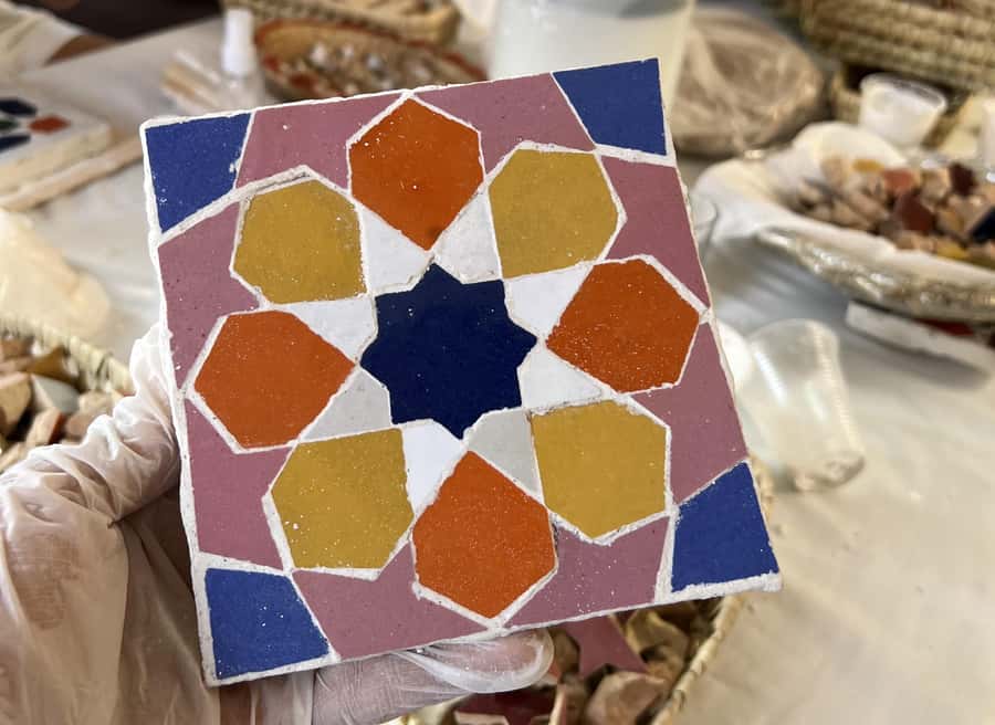 Marrakech: Make Your Own Moroccan Zellige Mosaic Masterpiece - Group size and the pace of teaching