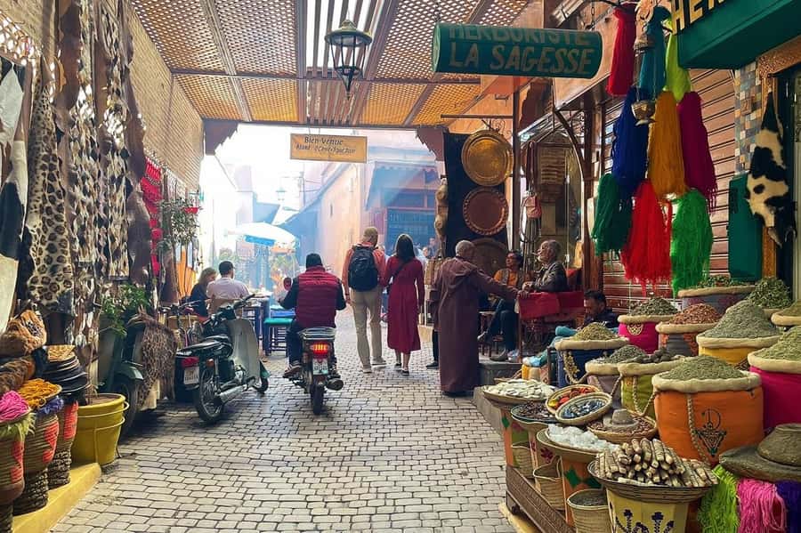 Marrakech: Medina and Souks Walking Tour - The herbalist and Morocco’s spices