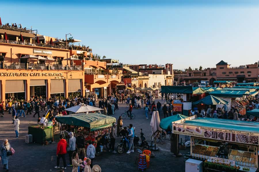 Marrakech: Medina by Night Walking Tour with Moroccan Tea - Why a guided night walk helps in Marrakech
