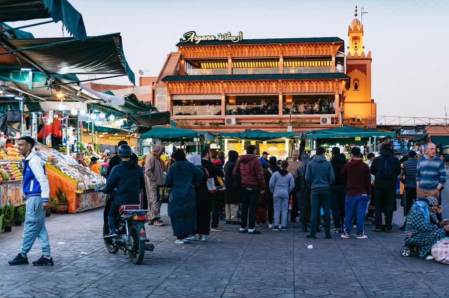Marrakech: Medina by Night Walking Tour with Moroccan Tea - Stories about culture, politics, and daily life