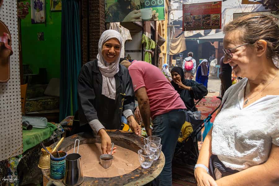 Marrakech: Medina, Souks, Artisans Guided Tour with Mint Tea - Why a guide helps in Marrakech’s medina