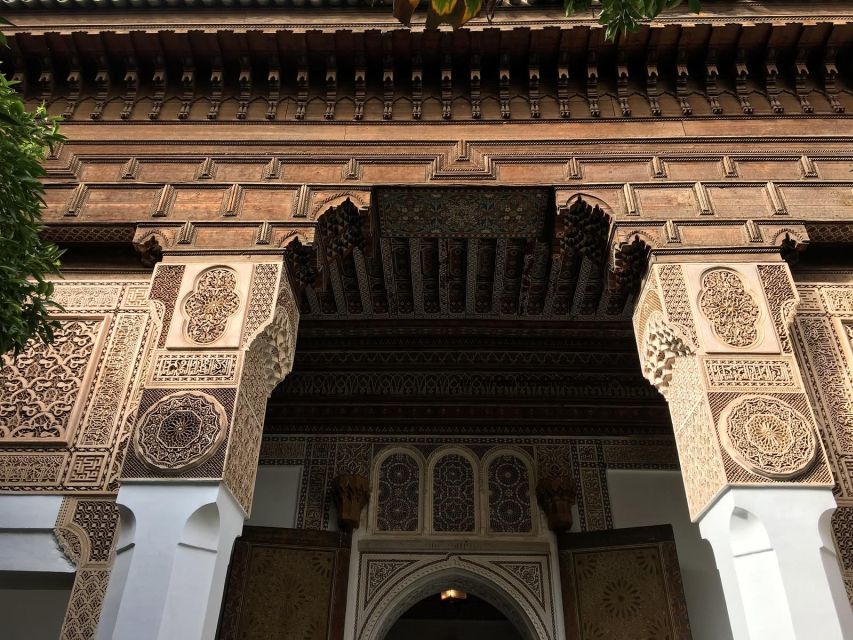 Marrakech: Monuments, Souks and Medina Guided Walking Tour - The Medina on foot, with comfort and caution