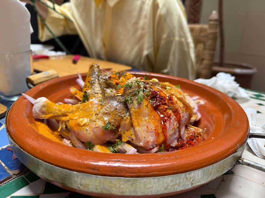 Marrakech: Moroccan Cooking Class with Local Chef - Meeting at Café de France and entering the Medina