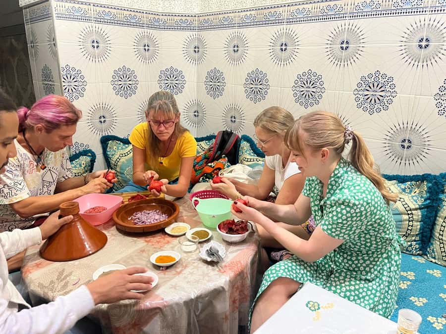 Marrakech: Moroccan Cuisine Cooking Class in Local Home - A Marrakech cooking class with a seat at the family table