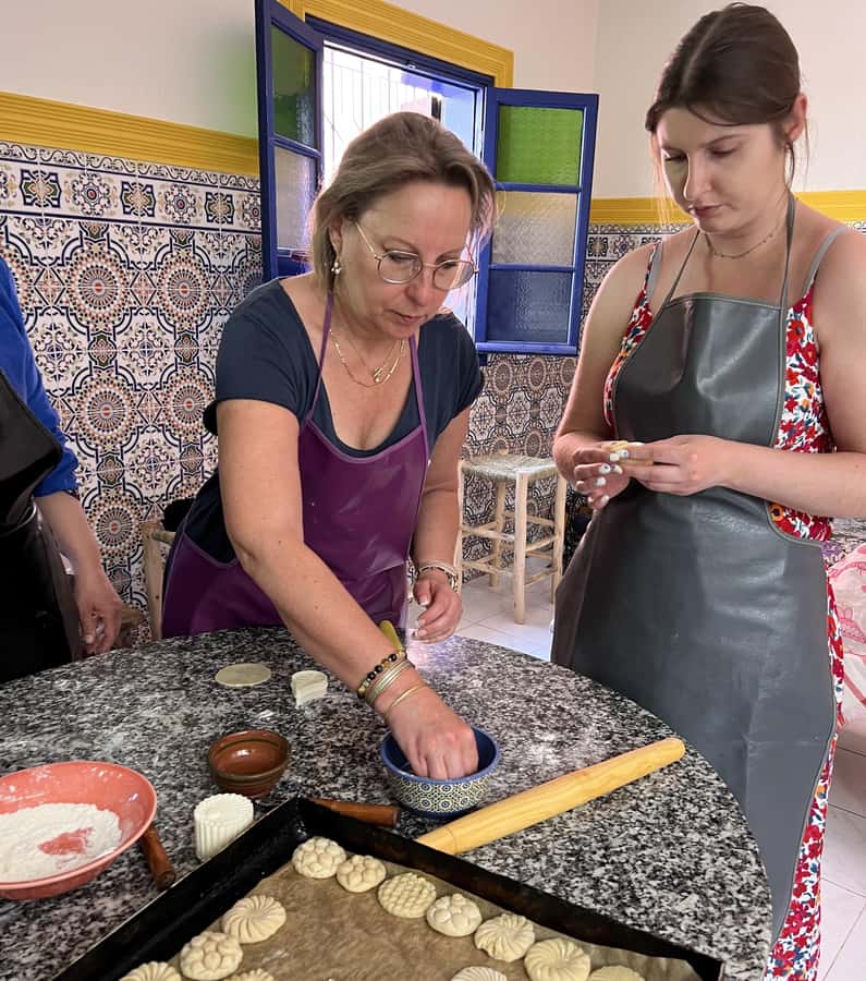 Marrakech: Moroccan Pastries and Tea Class with a Local - Fekkas, Kaab el Ghazal, and fragrant ingredients