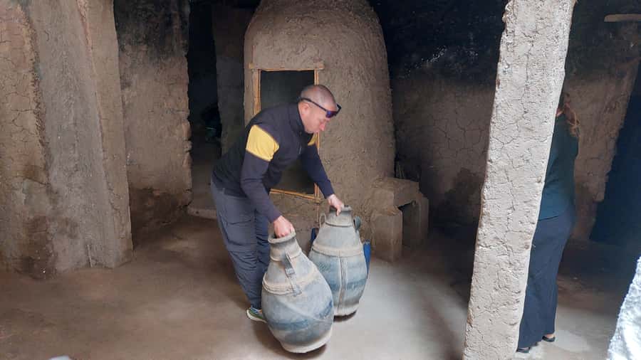 Marrakech: Ourika Valley with guid + lunch +Atlas Mountains - What the guide adds to the day