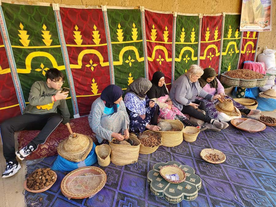 Marrakech: Ouzoud Waterfalls Trip, Guide & Boat + Lunch - Lunch beside the river