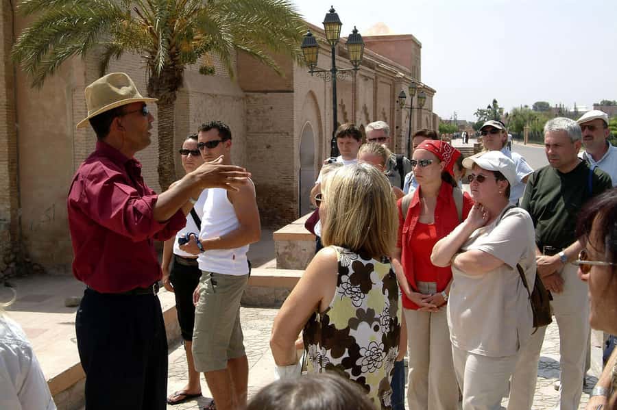 Marrakech: Saadian Tombs, Bahia Palace, Medina and Souk Tour - Starting at Cafe ARGANA in Djemaa Al Fna