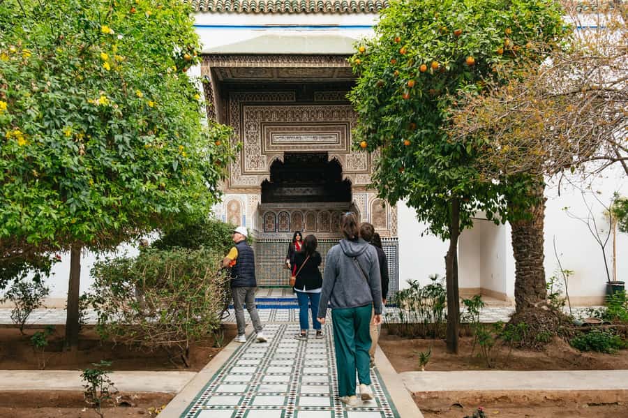 Marrakech: Saadian Tombs & Bahia Palace, Medina Guided Tour - Koutoubia Mosque and its giant minaret
