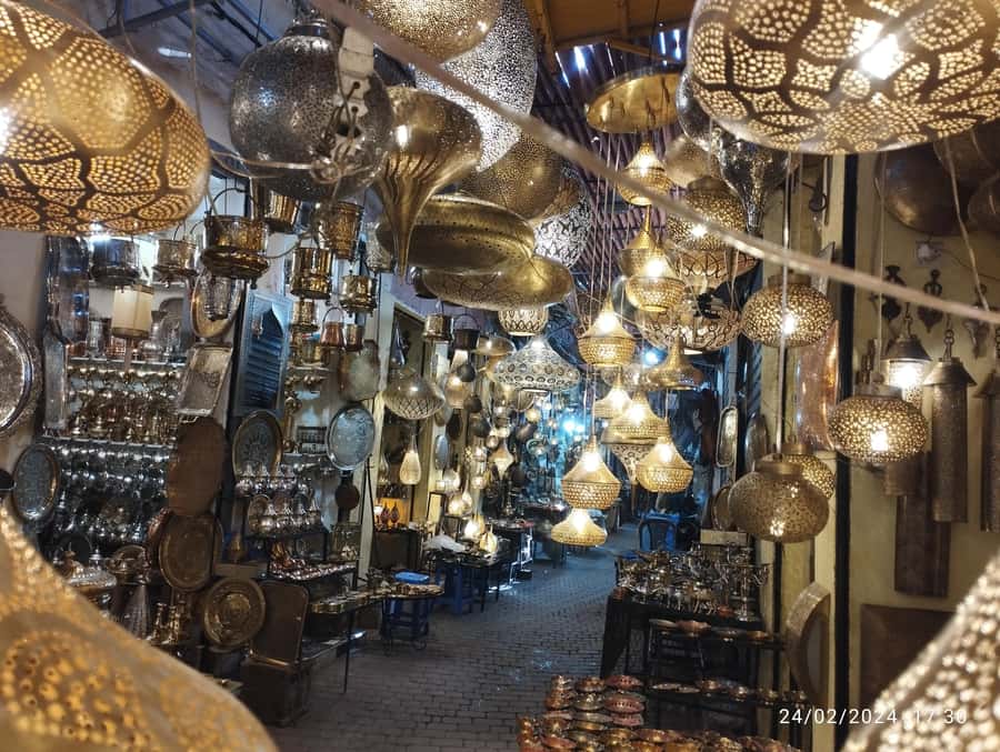 Marrakech & Souk Shopping Tour. - Workshops, Arabic words, and local details