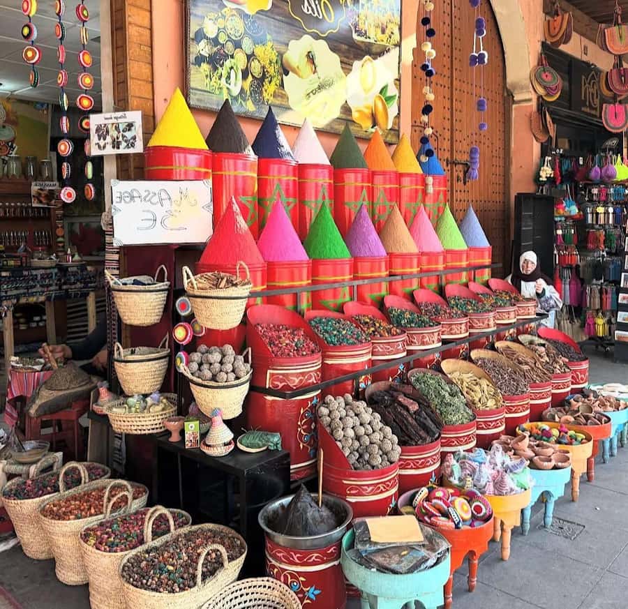 Marrakech: Souk Tour & Berber Hammam with Massage - Tea, pastries, and the pace between activities