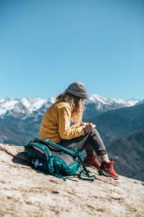 Marrakech: Tedli Summit Atlas Mountains Day Hike & Lunch - Lunch above the valley
