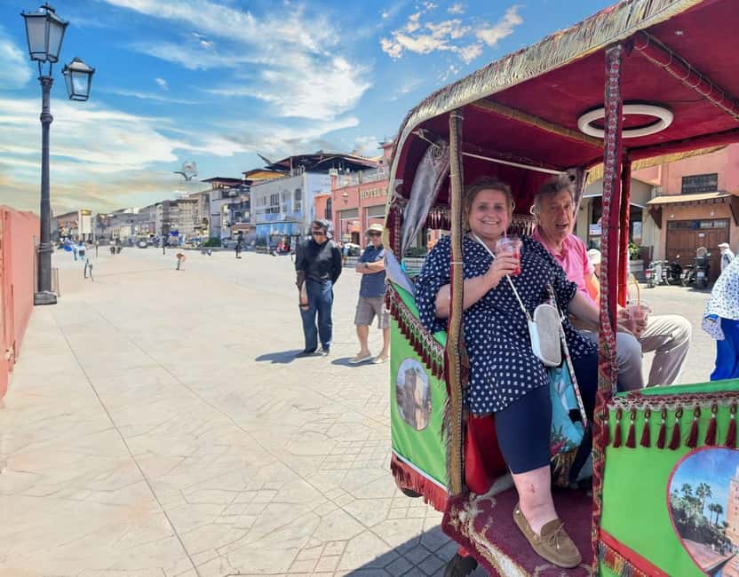 Marrakech TukTuk Private Tour in Medina with Pickup - Entering the Medina by tuk-tuk