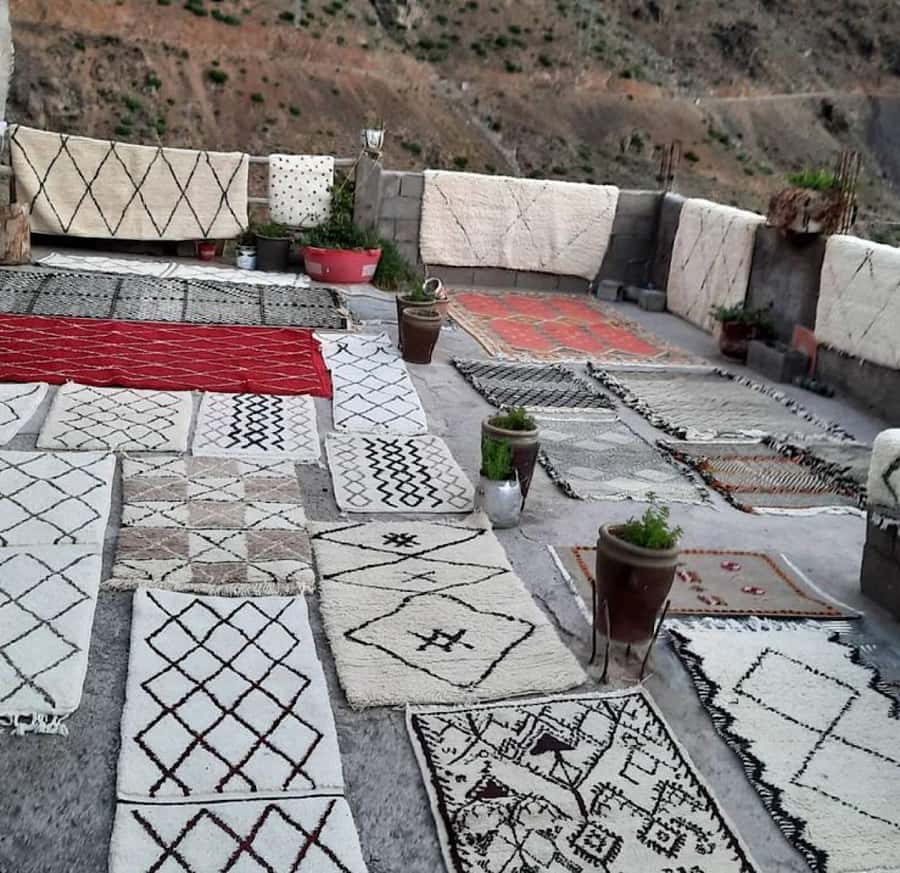 Marrakech: Weave Your Own Moroccan Rug with Love & Transfe - Choosing Colors and Understanding Moroccan Motifs