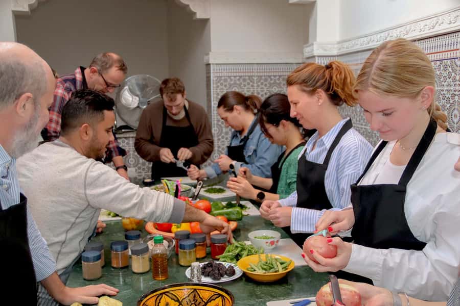 Marrakesh: Moroccan Dishes Cooking Class with a Local Chef - Group size and the pace of the afternoon