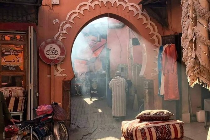 Medina of Marrakech Walking Tour - Bahia Palace and the question of pacing