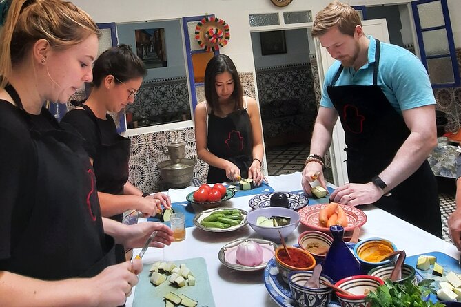 Moroccan Cooking Class & Marrakech Market Visit with Chef Khmisa - Learning the tea ritual and Moroccan spice method