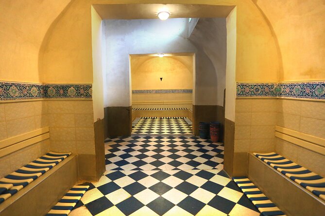Mouassine the real traditional Moroccan Hammam - Finding the entrance in the Medina