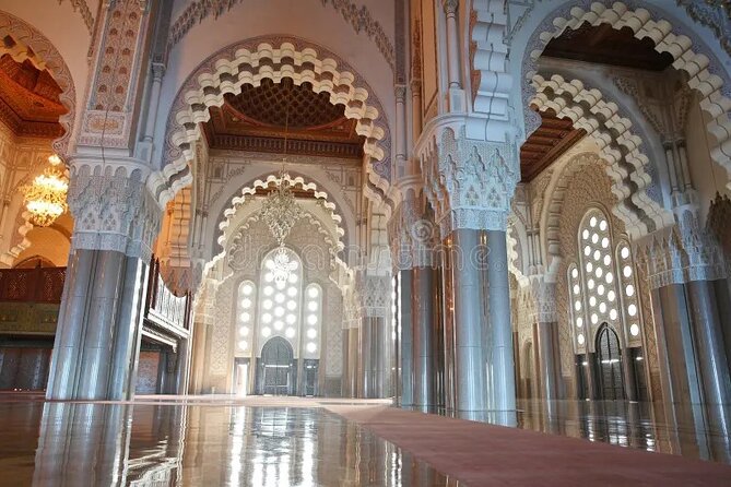 Private Guided Tour of Casablanca Including Mosque Entrance - Lunch at Dar El Kaid costs extra