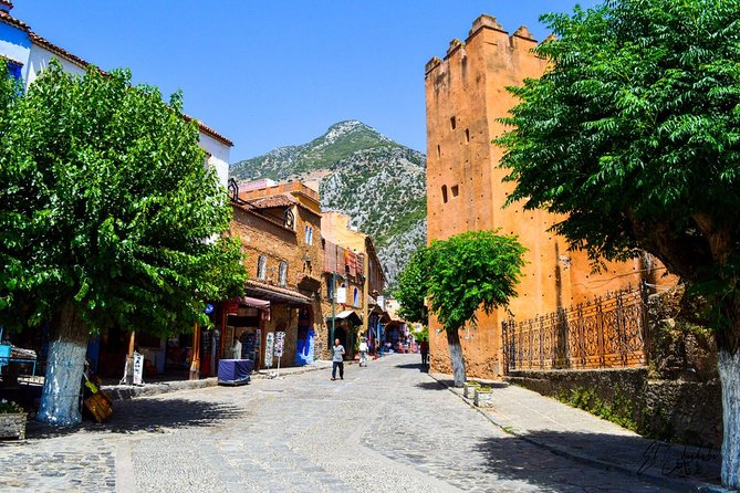 Private walking tour of Chefchaouen (The blue city) - Ras El Maa explains why Chefchaouen is here