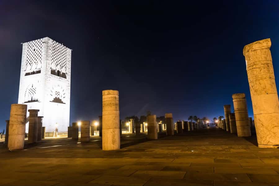 Rabat: Night Tour with traditional Moroccan Dinner - Who should book this experience?