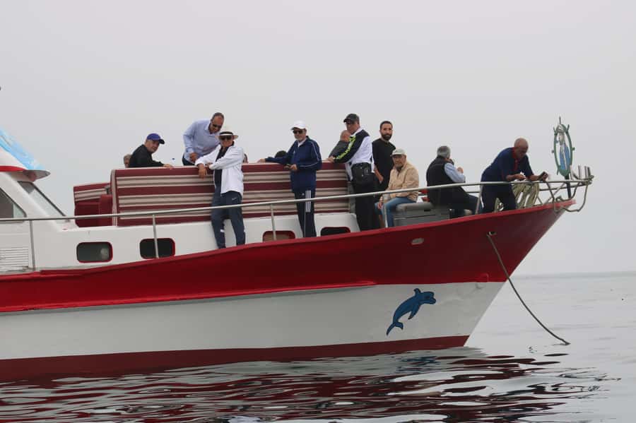 Sea excursion with BBQ, fishing, and swimming - What the Phantom Boat Is Like on the Water